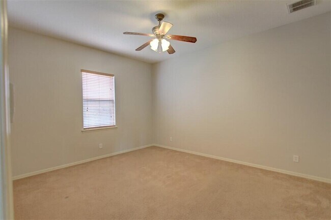 Building Photo - 1185 Dromin Ln