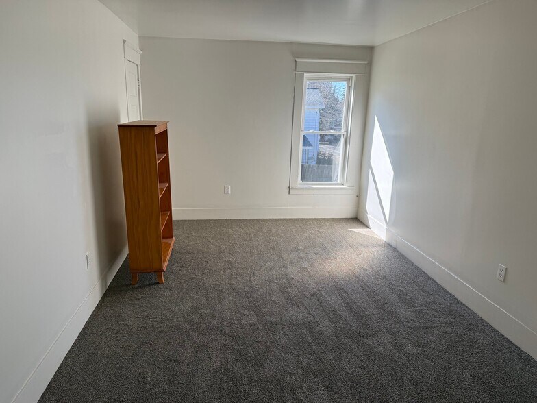 Building Photo - 100 Brook St