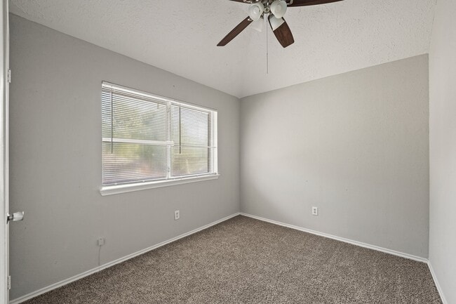 Building Photo - 22714 Powell House Ln