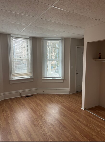 Family Room - 405 Franklin St