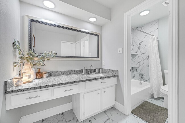 Building Photo - 25418 Tuckahoe Ln