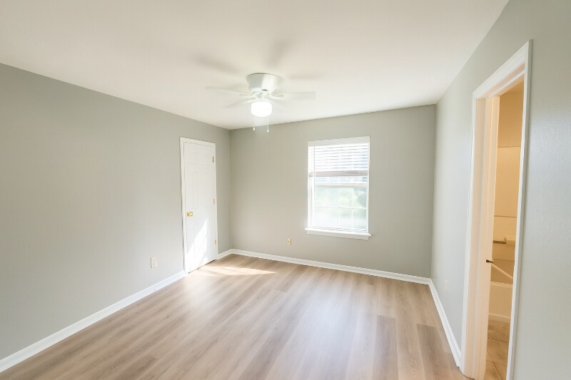 Building Photo - 2182 Timberwood Cir S