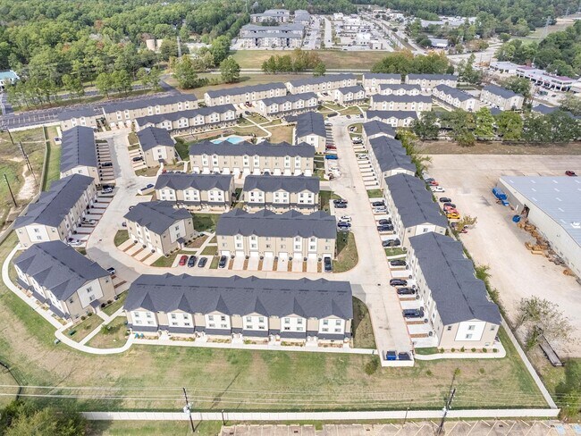 Building Photo - 12603 Telge Rd