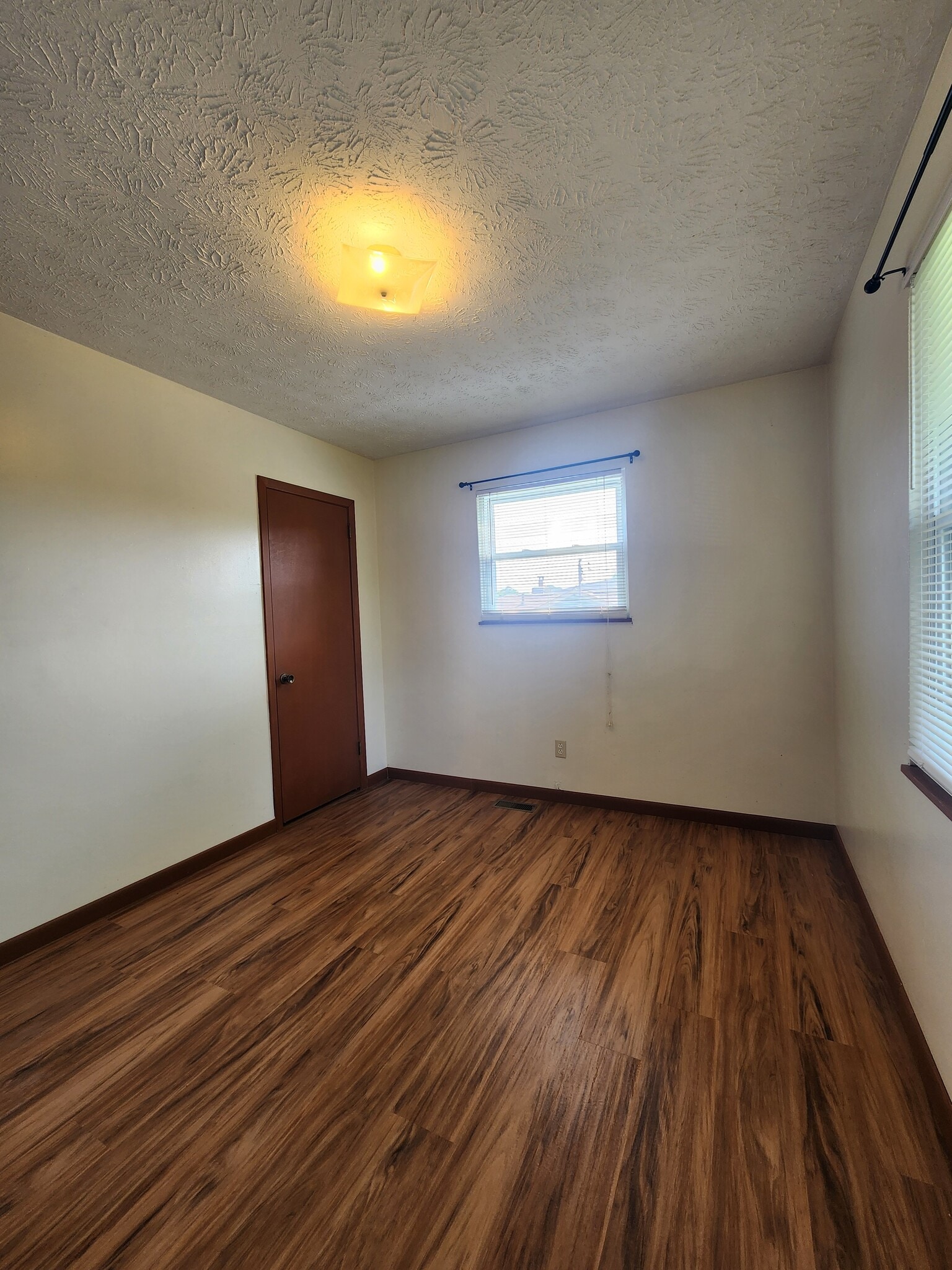 BR 2 - 1605 Woodrow Dr