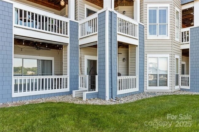 Building Photo - 928 Southwest Dr
