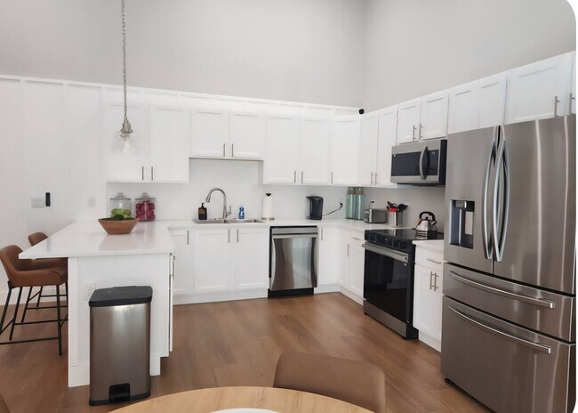 Building Photo - 6384 W Flanders Ln