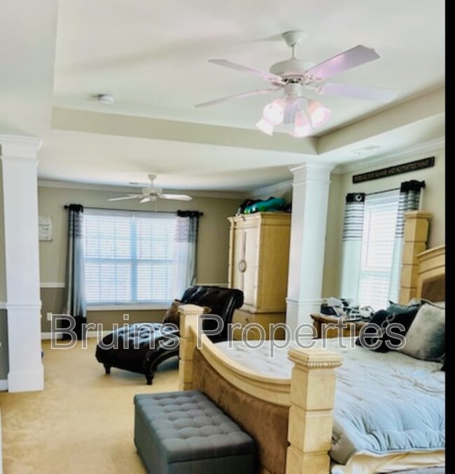 Building Photo - 2324 Alderbrook Dr