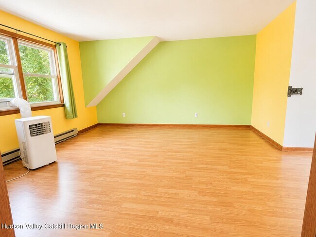 Building Photo - 4302 Genesee Dr