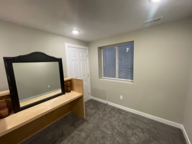 Building Photo - 854 S 600 E