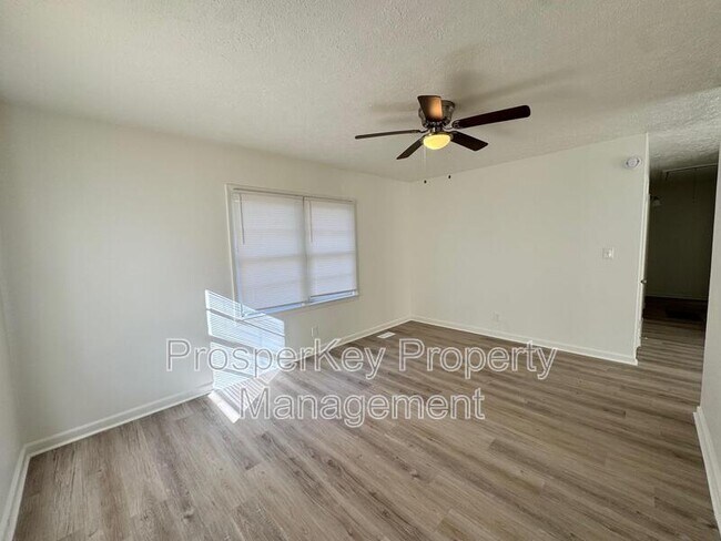 Building Photo - 4211 Searcy St