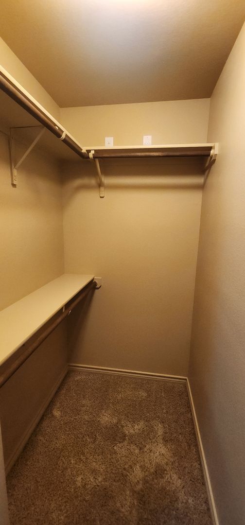 Building Photo - 2 bedroom 2 bath close to Clear Creek 8/12 move in date