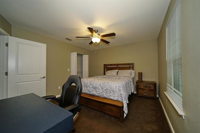 Building Photo - 1992 Greencastle Ln