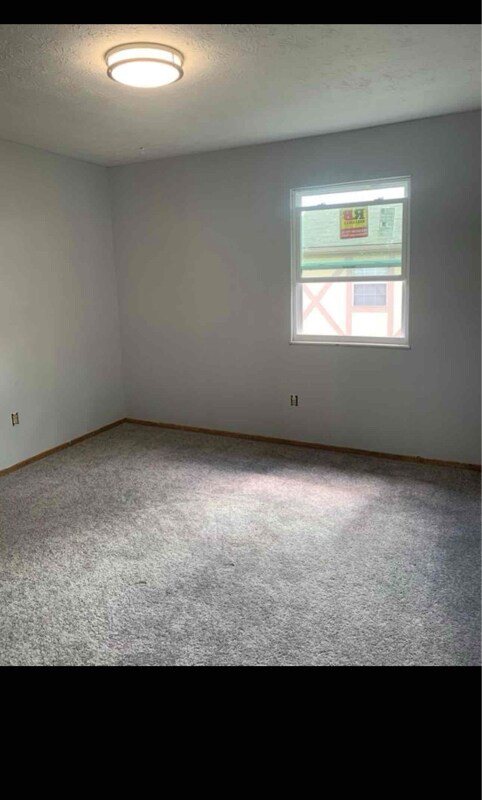 Building Photo - 1596 Harvester Ln