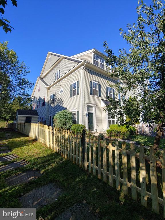 Building Photo - 814 Estuary Dr