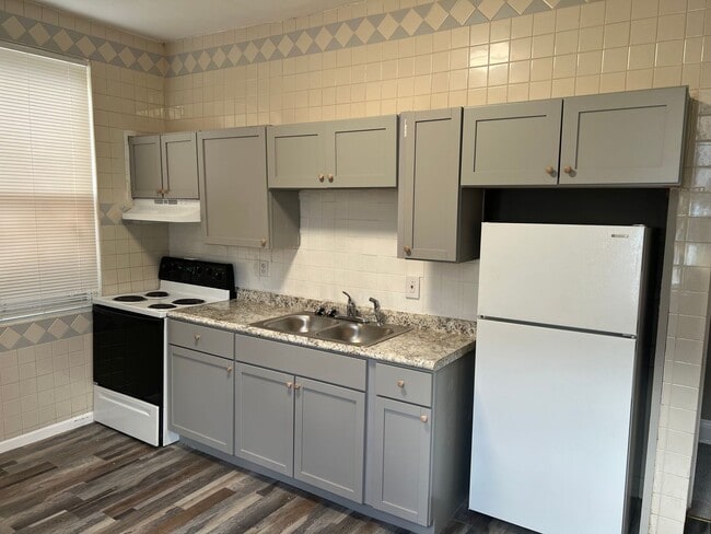 Building Photo - 3643 West Eighth Street