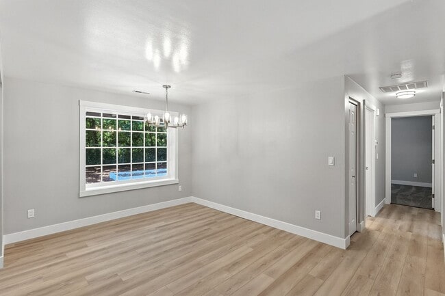 Building Photo - Beautifully Remodeled One Level 3 Bedroom,...