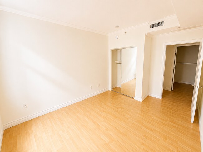 Building Photo - 850 Beech St