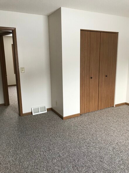 Building Photo - 5153 State Rd 17