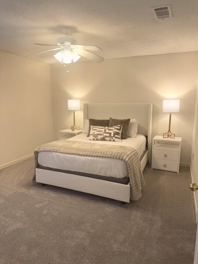 Building Photo - Lexington Pointe Apartment Homes