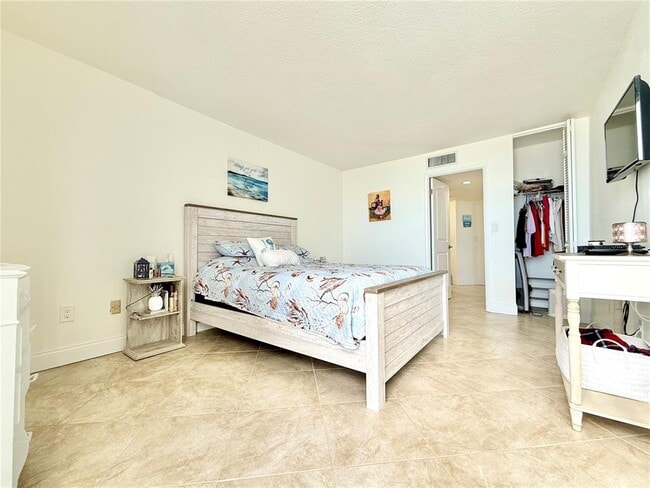 Building Photo - 3047 S Atlantic Ave