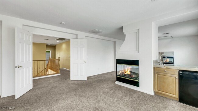 Building Photo - 7373 Sundown Glen Ave