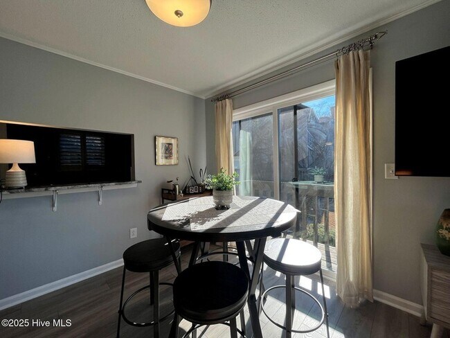 Building Photo - 250 Sugar Gum Ln