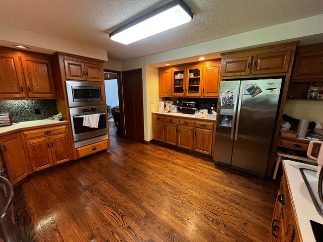 Building Photo - Spacious & Serene 4 Bedroom Country Contem...