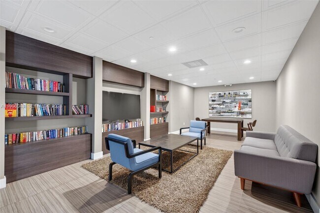 Building Photo - 3675 N Country Club Dr