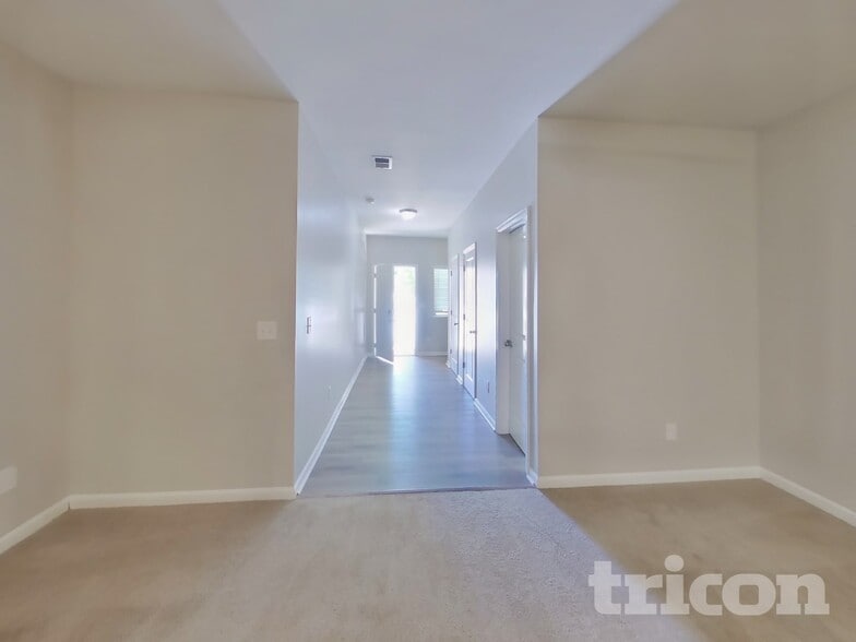 Building Photo - 121 Southwind Cir