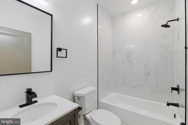 Building Photo - 2223 N 22nd St