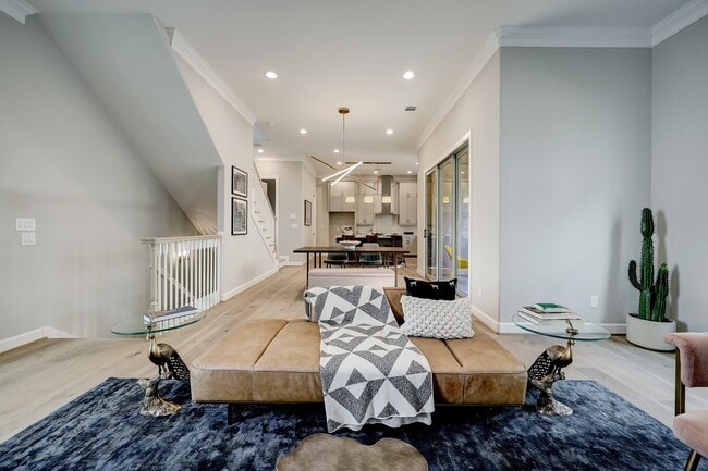 Building Photo - 505 Reinicke St