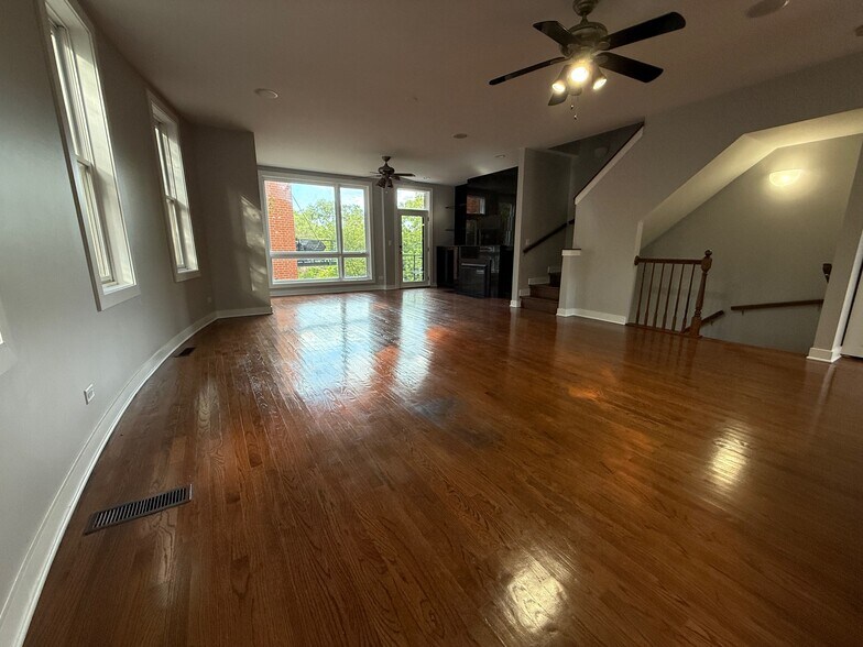 Building Photo - 2864 N River Walk Dr