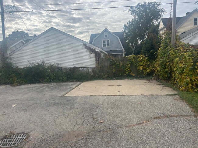 Building Photo - Two bedroom upper in Story Hill available ...