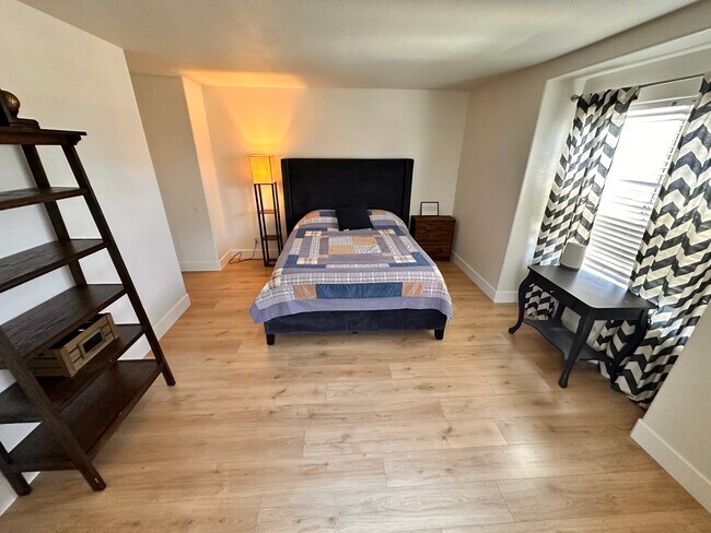 Building Photo - 23257 Joaquin Ridge Dr