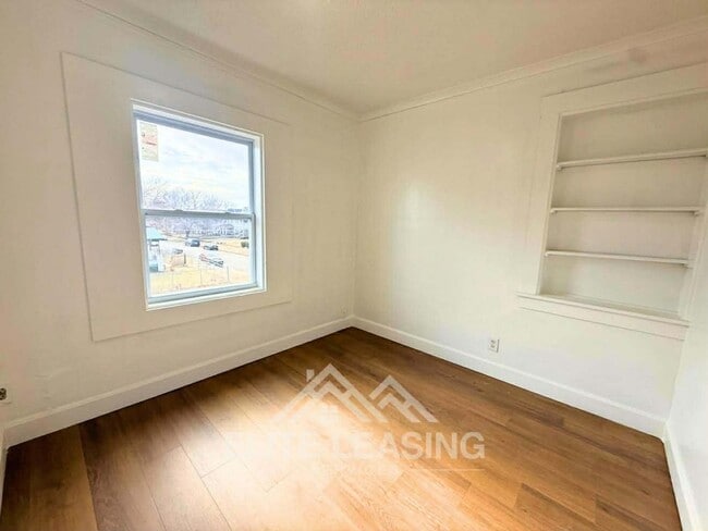 Building Photo - 1438 SW Van Buren St