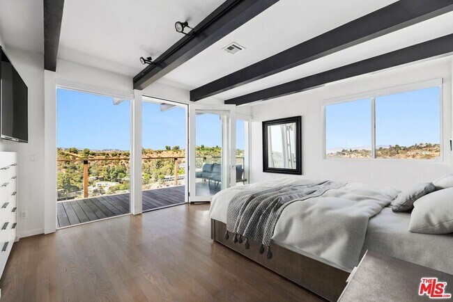 Building Photo - 2235 Gloaming Way