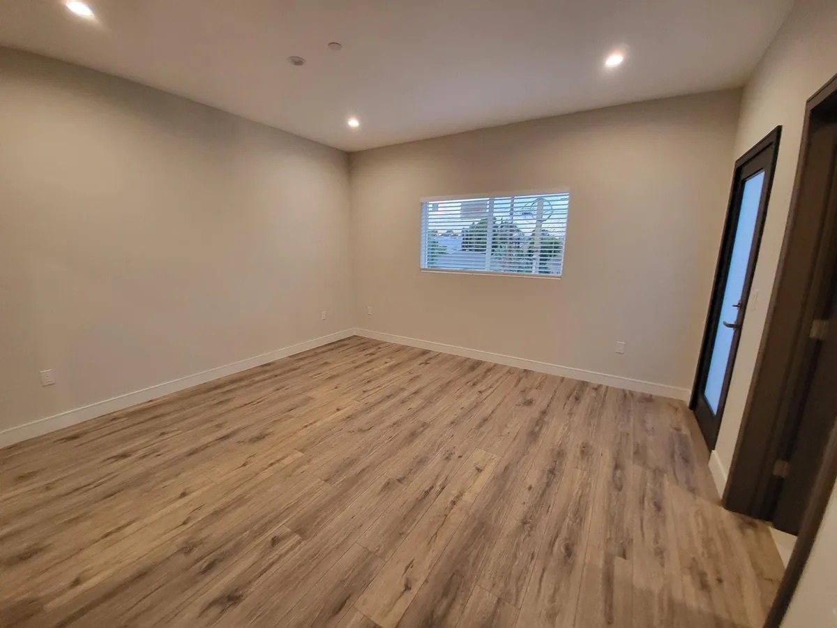 Building Photo - 10934 Nettleton St