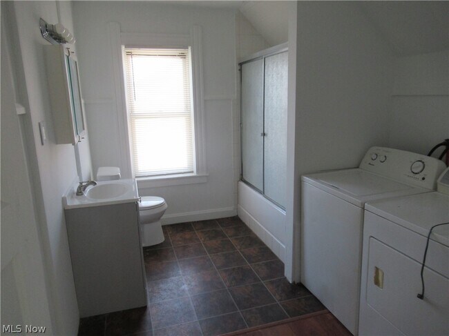 Building Photo - 67 Woodrow Ave