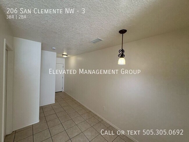 Building Photo - 206 San Clemente Ave NW