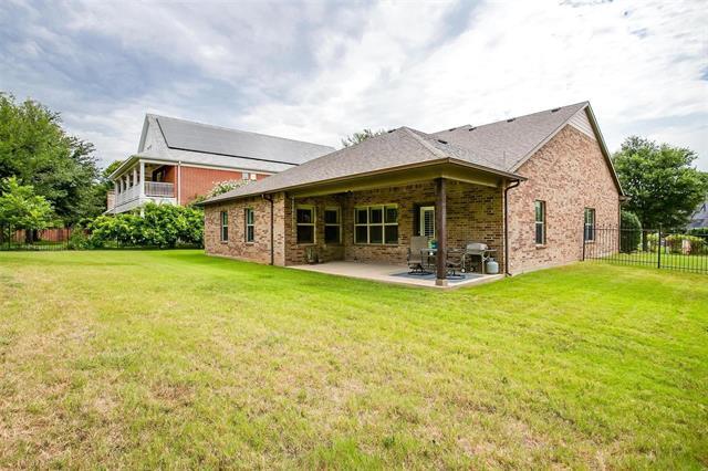 Building Photo - 13704 Southern Oaks Dr