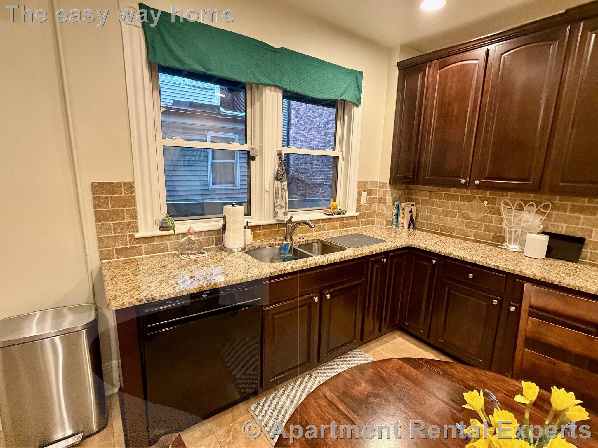 Building Photo - 18 Homer St