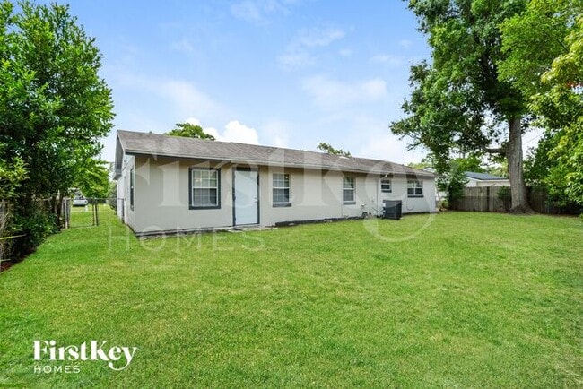 Building Photo - 1407 Chilean Ln