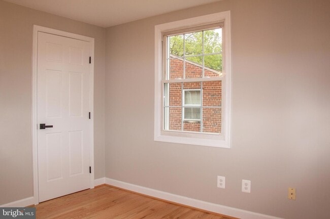 Building Photo - 2811 Mosby St