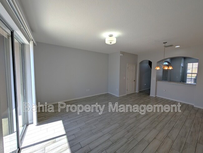 Building Photo - 8955 Walnut Gable Ct