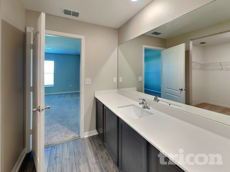 Building Photo - 449 Kensington View Dr