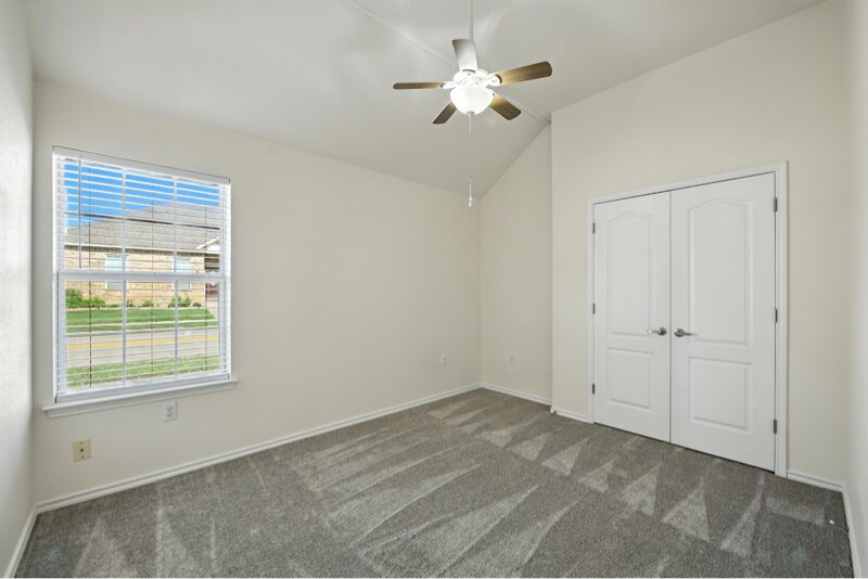 Building Photo - 5328 Sioux Creek Ln