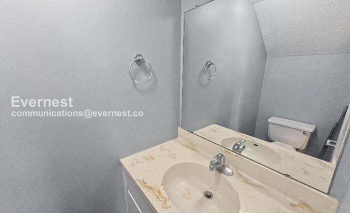 Building Photo - 2225 Golf Rd SW