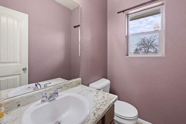 Building Photo - "Beautiful Townhome 3-Bedroom  2.5 Baths no carpet home, just 7 minutes from Fort Carson!"