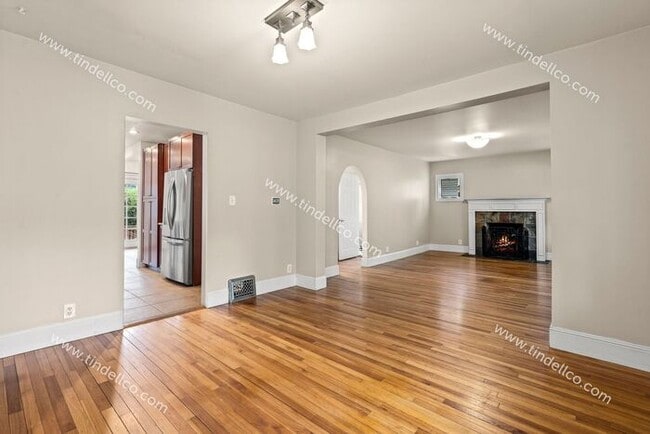 Building Photo - 4 Bedroom, 3 Bathroom Home 3000 + Square feet - A Must See In Abernethy School Boundary