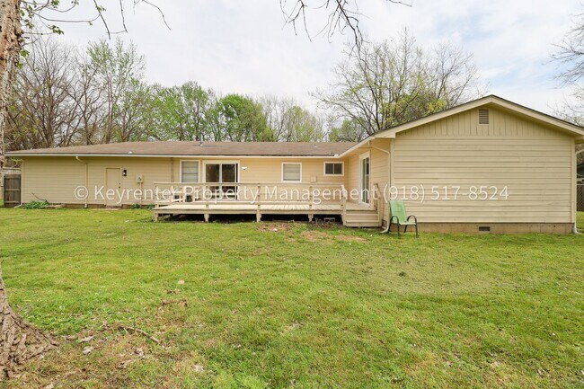 Building Photo - 3 Bed | 2.5 Bath in Oologah!